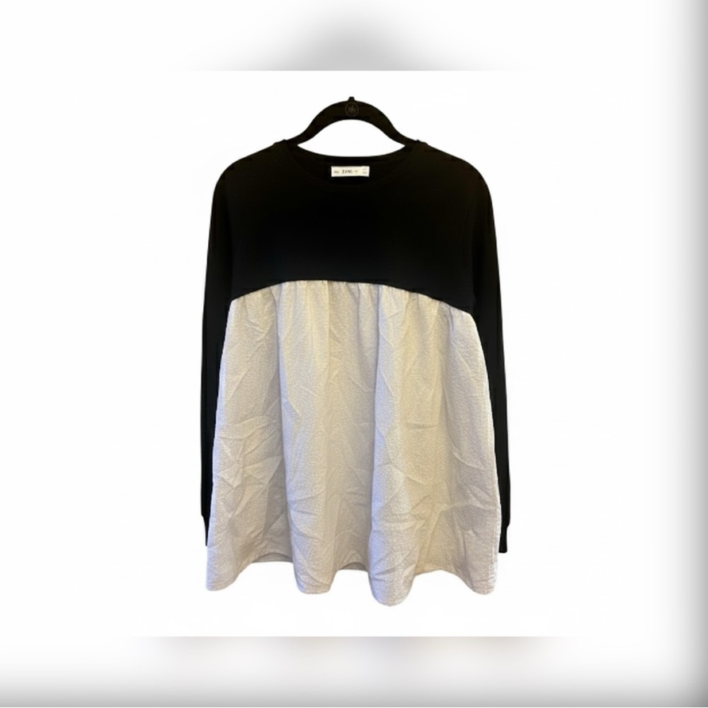 Zara Black and White Knit Top